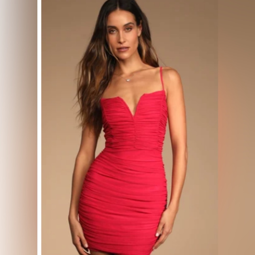 Lulu’s hot pink dress
